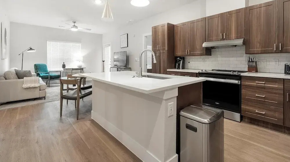 Landing Apartments near Navarro ISD