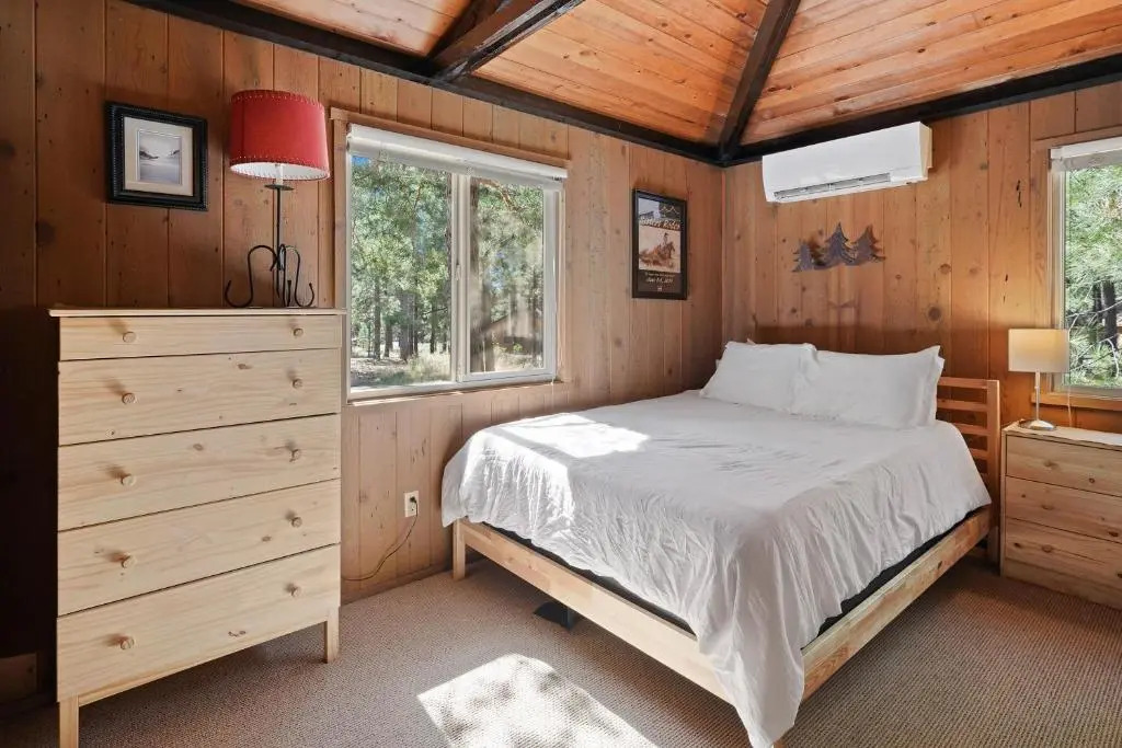 7 Grizzly-AC-Hot Tub-2BR/2BA