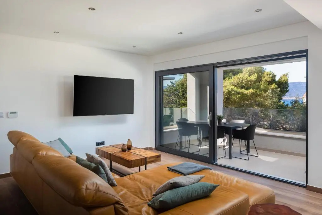 House & Home Slatine