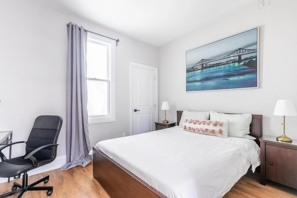 Stylish 2Br Apartment in the Heart of Hamilton 4