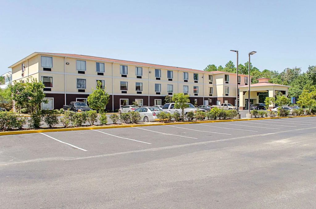 Quality Inn & Suites Biloxi - Ocean Springs