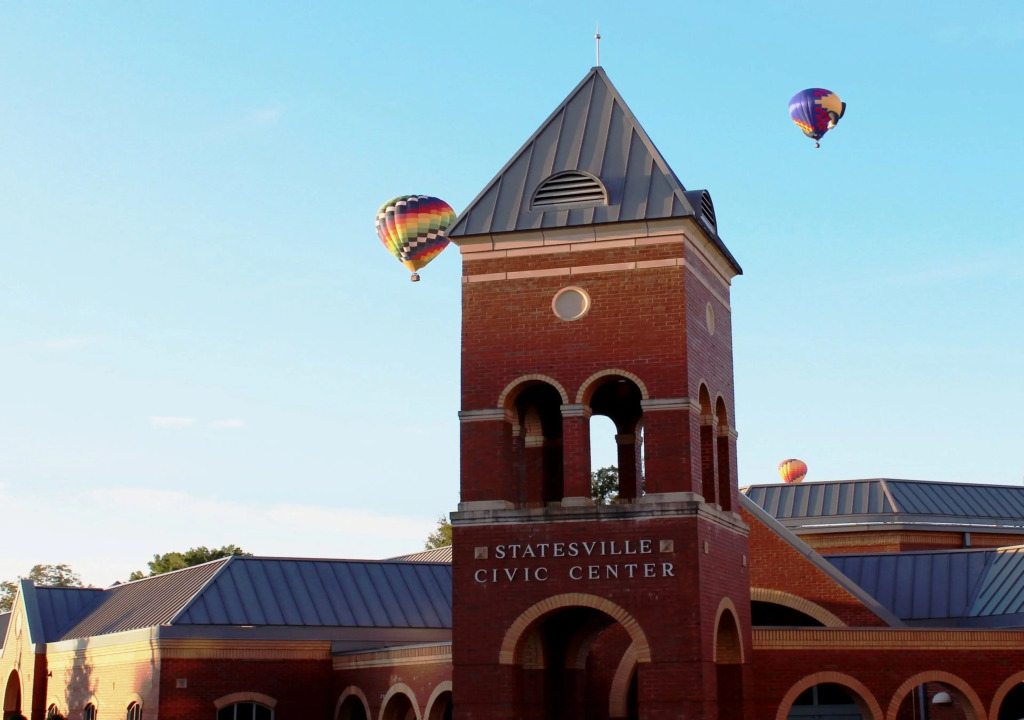 Holiday Inn Express Hotel and Suites Statesville by IHG