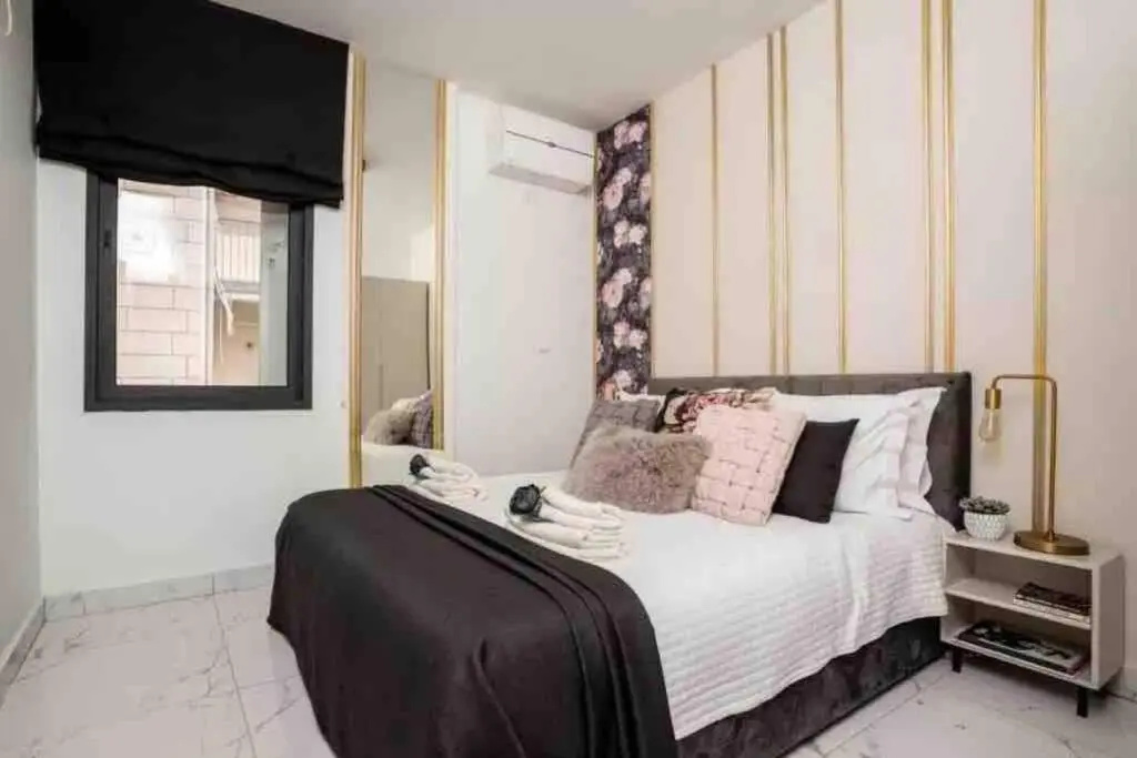 Wonderful Central Jerusalem 1 BDR/4 beds apt