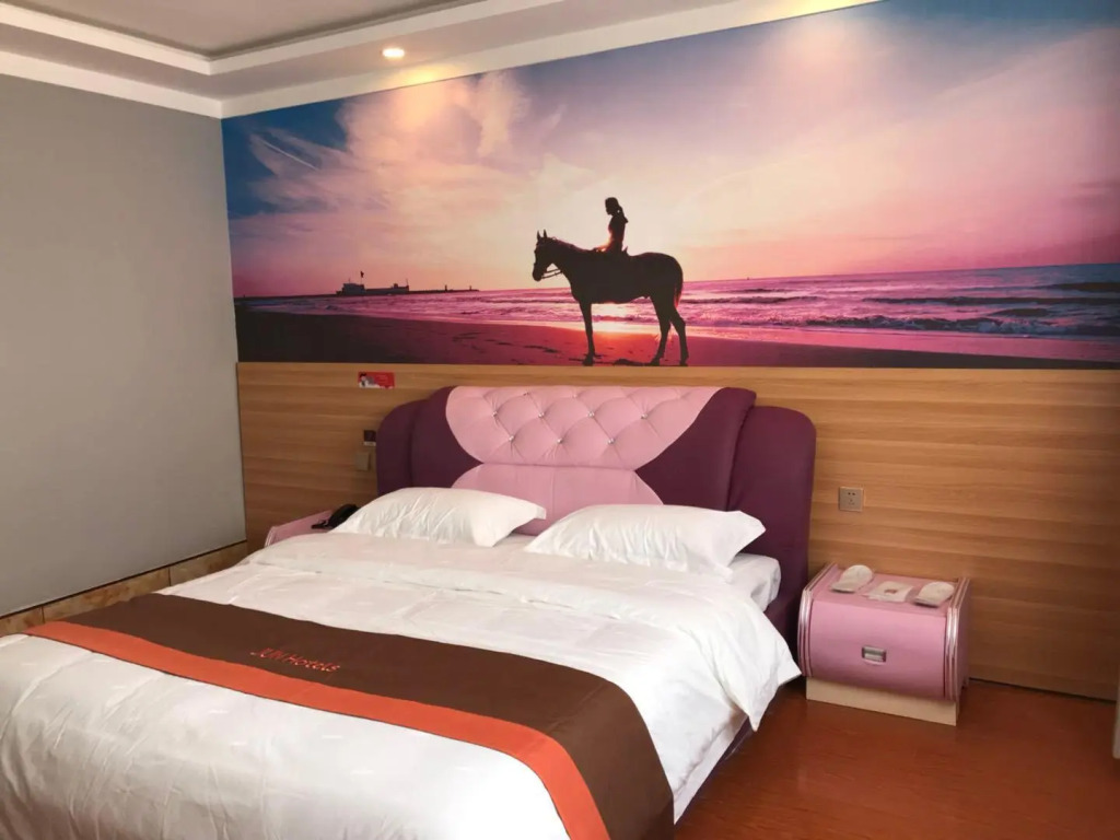 Jun Hotel Hebei Qinhuangdao Haigang District Yanshan Street Nursing School