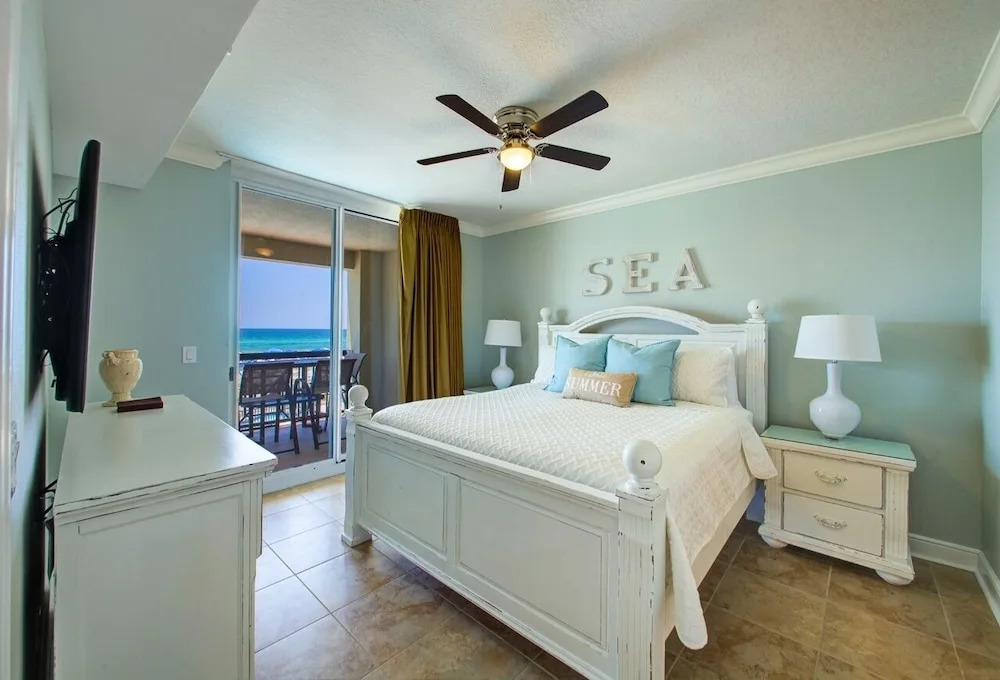 Azure 212 4 Bedroom Condo