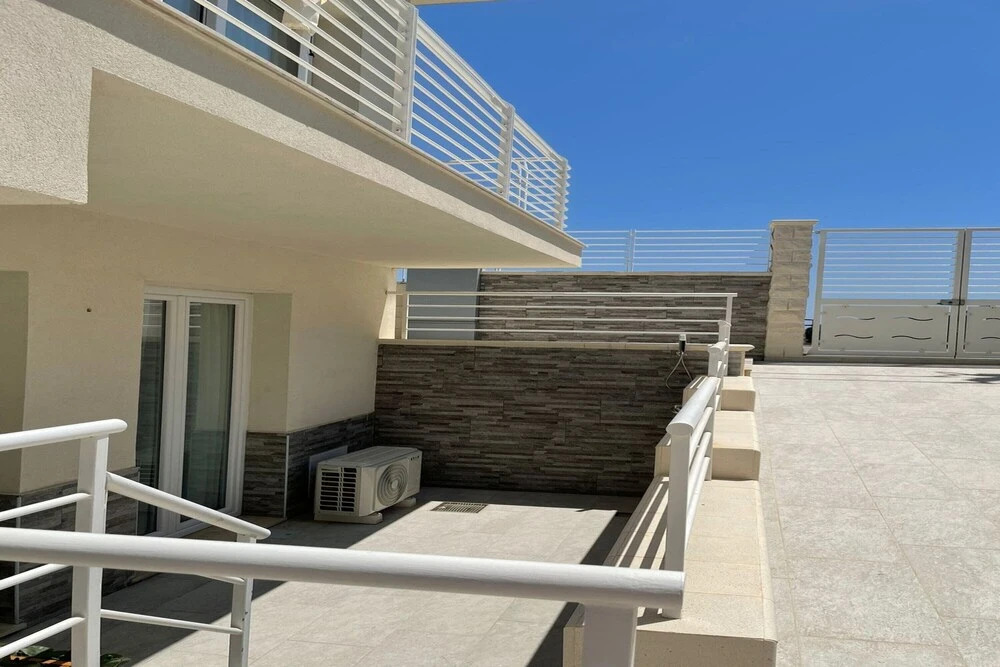 Ambra Apartment On Sea Shore