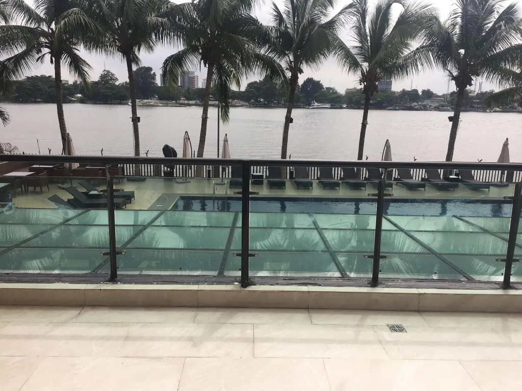 Maroko Bayshore Suites