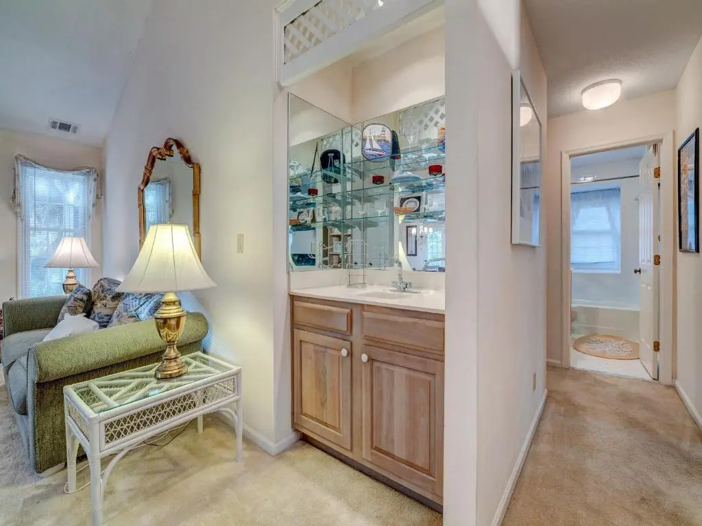 Evian 166, 2 Bedrooms, Sleeps 6, Golf & Lagoon Views, Pool