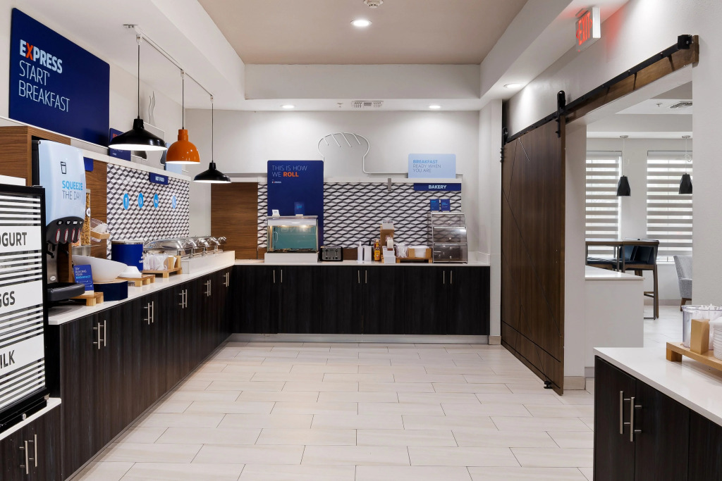 Holiday Inn Express Hotel and Suites Kingsville by IHG