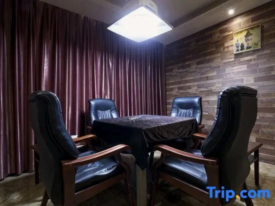 Naisi Business Hostel