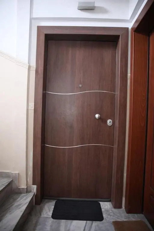Cozy/Comfortable flat 50 sq flat, 15' from city's centre. Great VFM!