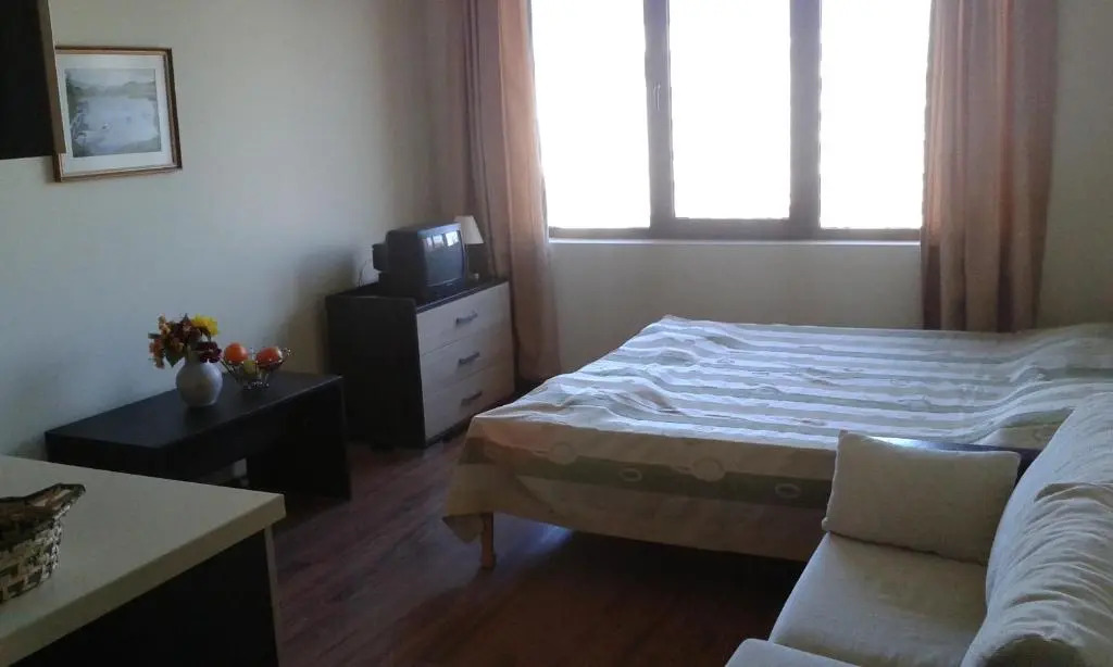 Summer Breeze Apartments