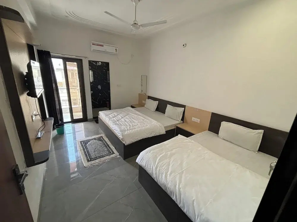 Shree radhe mohan hotel