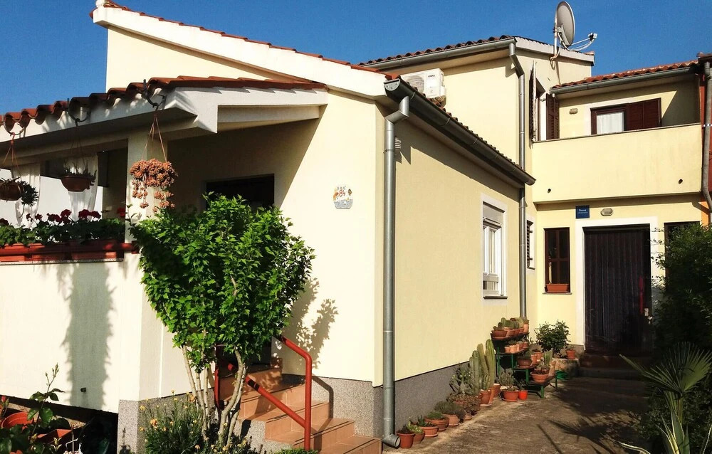 Stunning Apartment in Fazana With Wifi and 3 Bedrooms