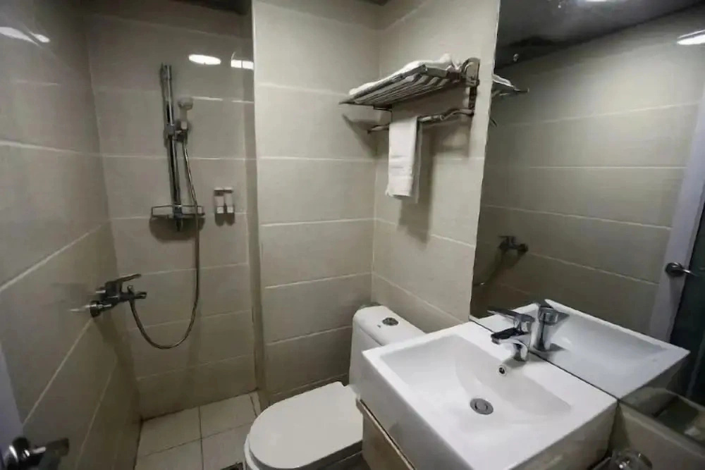 Yi Zhang Xianglong Hotel