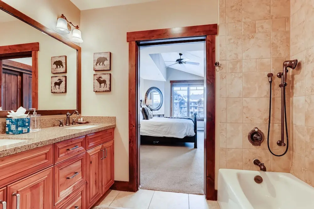 New Listing! Ski-in/ski-out At Crystal Peak 2 Bedroom Condo