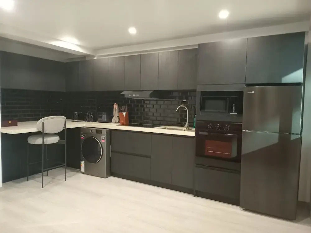 Hibiscus Suites And Residences
