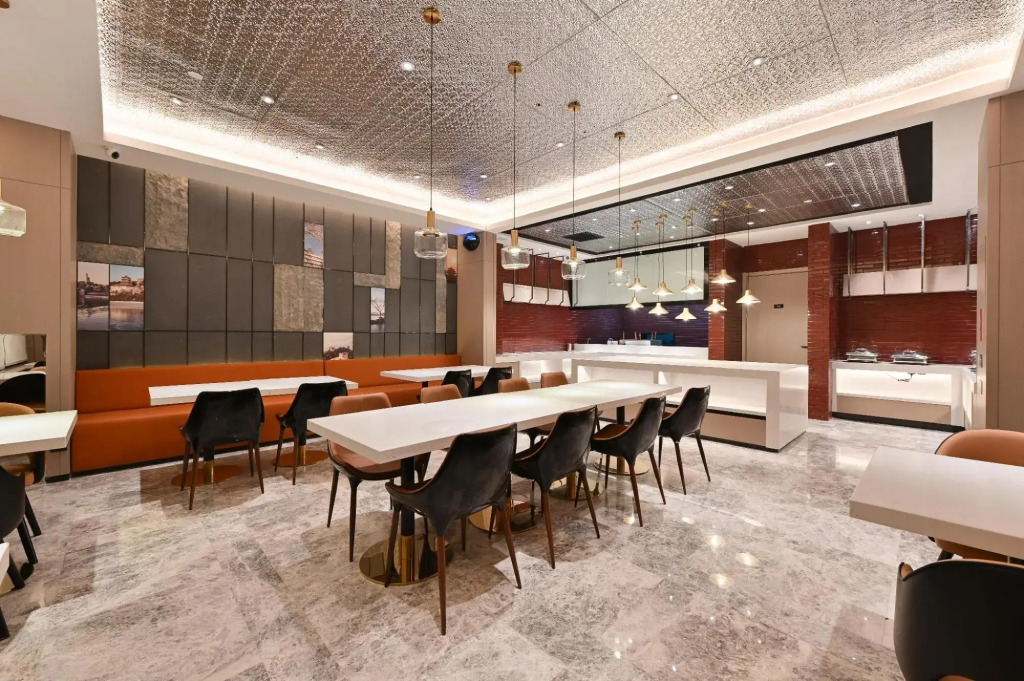 Atour Hotel Beijing Tiantan East‑Gate Metro Station