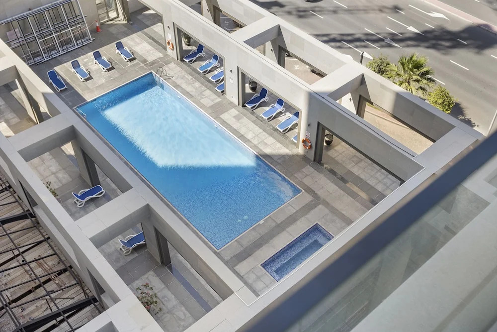 WelHome - Urban Retreat With Terrace And City Views