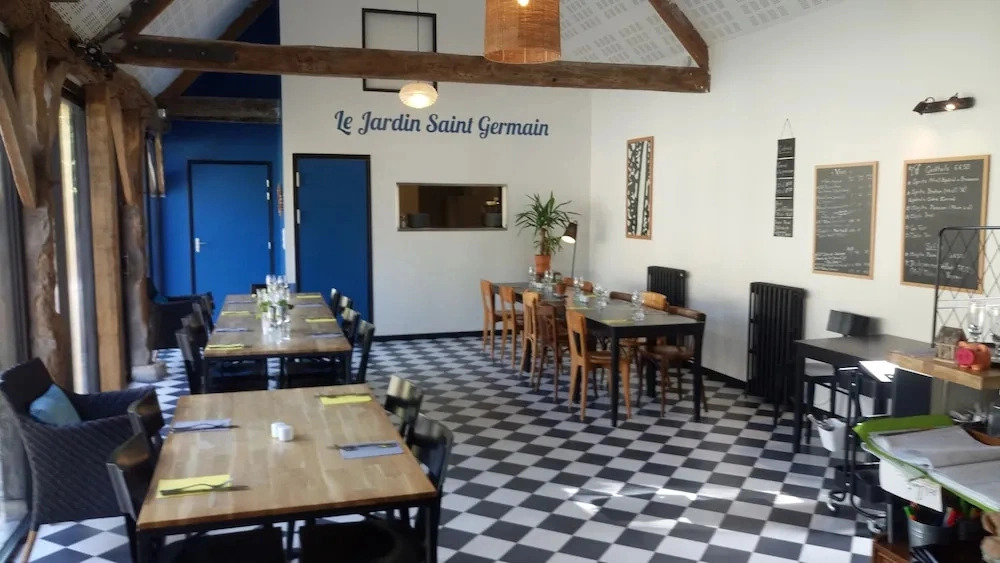 Le Jardin Saint Germain Lodges and Events
