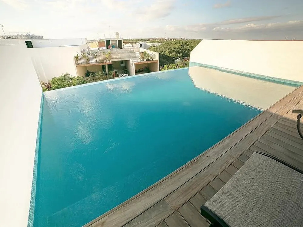 Private Roof Pool, 3 Br for 8 sleeps, fully equipped!!