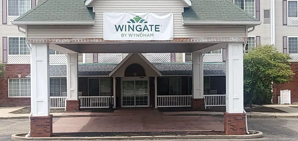 Wingate Suites by Wyndham Youngstown - Austintown