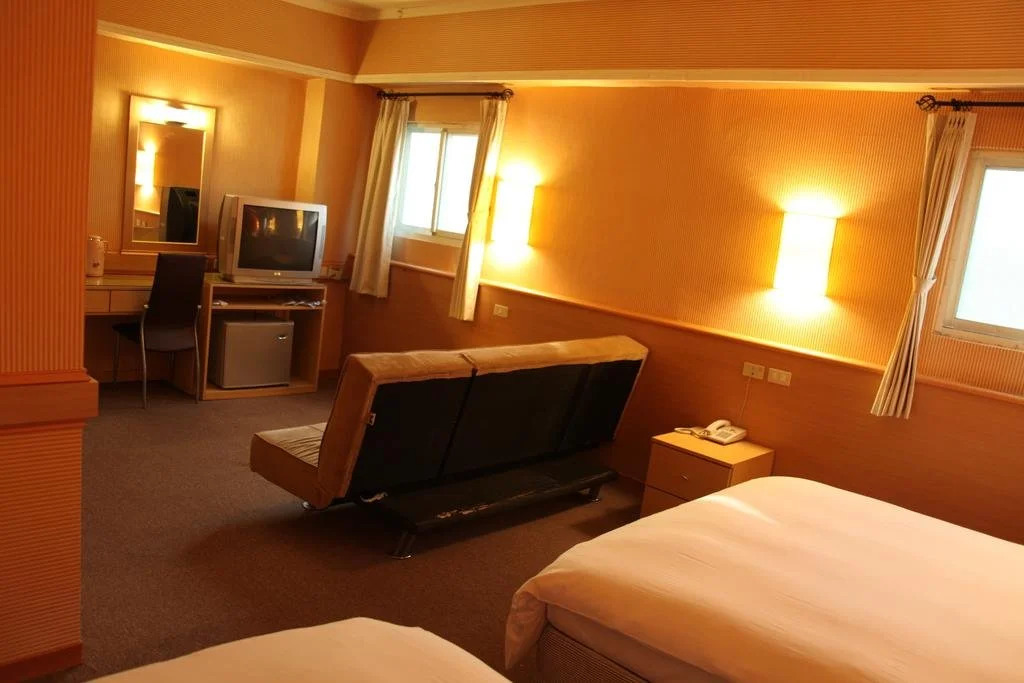 Manbo Holiday Hotel