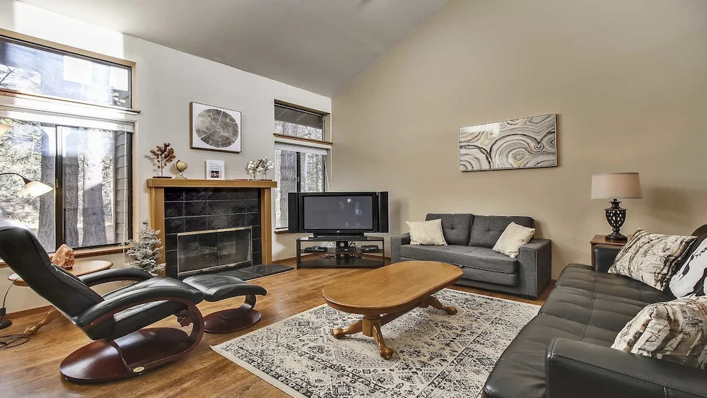 Skyline Condo 02