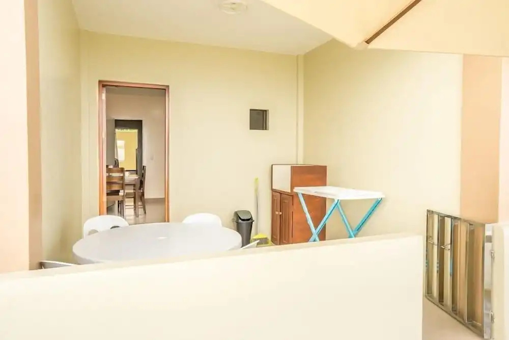 Kellocks Seaview Apartelle