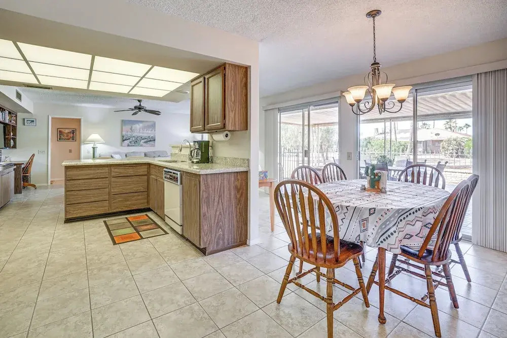 Walk to Golf Course: Sun City West Retreat