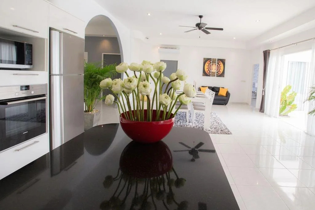 Blissful Tropical Stay at SeaLaVie Villa