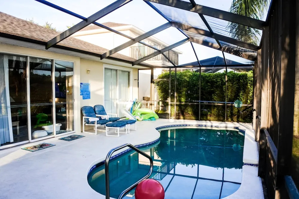 2959 4-bed Pool Home W/games Room & Water View!