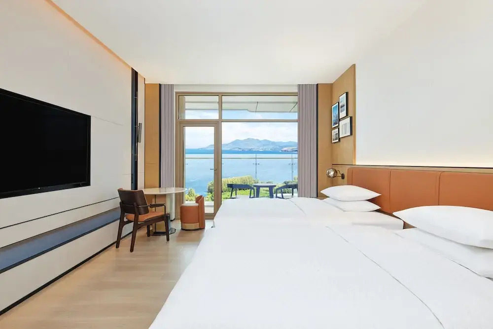 Four Points by Sheraton Dali, Erhai