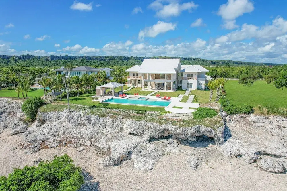 Stunning 6BR Villa With Ocean View in Cap Cana