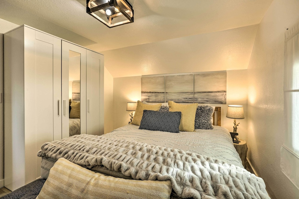 Walk to Lake Tahoe: Cozy Zephyr Cove Cabin!