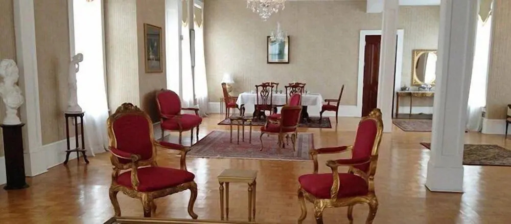 The Confederate House