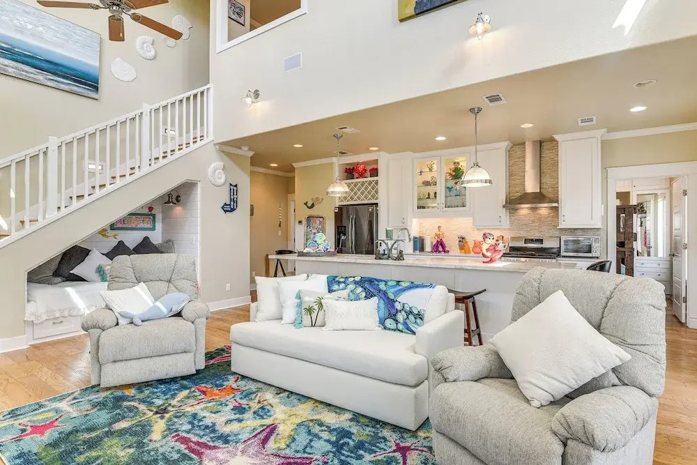 2 Blocks to Shore: Crystal Beach House w/ Yard!