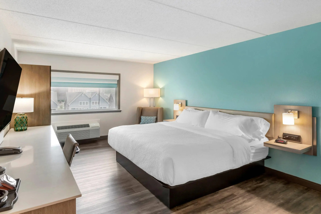 The Harborview on Lake Michigan, an Ascend Collection Hotel