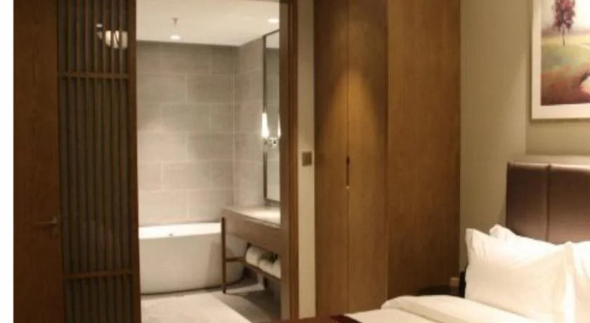 Ruijing New Hualian Hotel