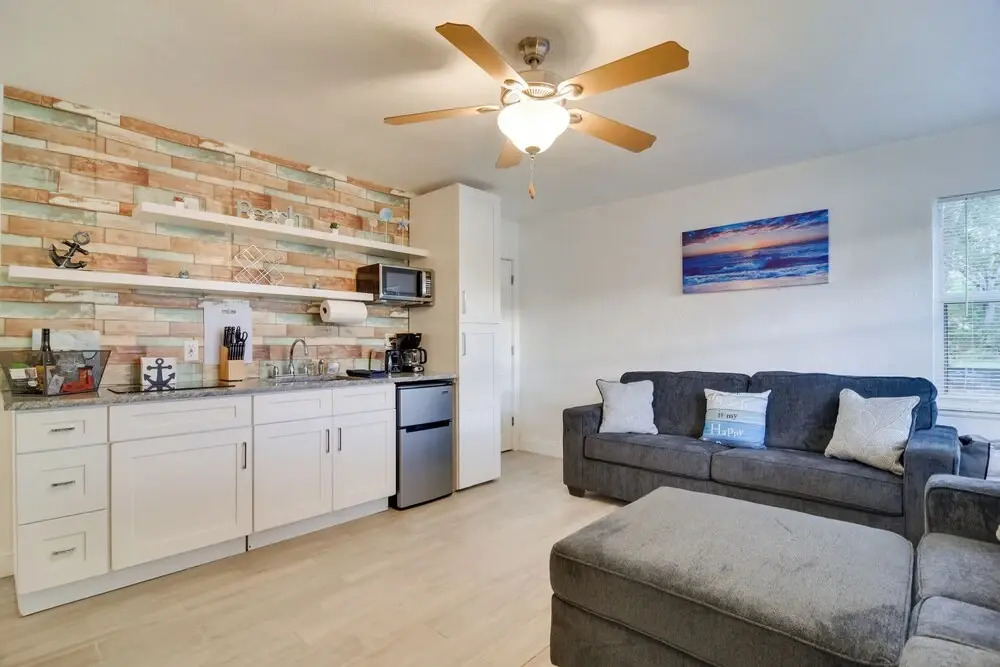 Pet-friendly Gulfport Home: Walkable Location!