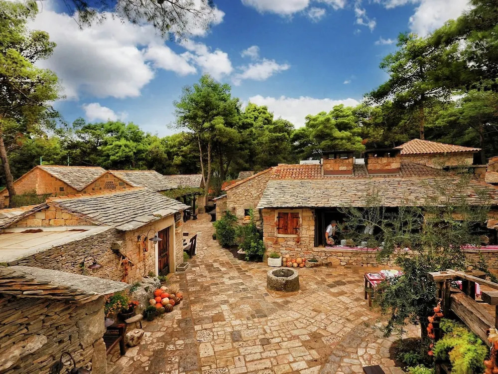 Comfortable Apartment With Airconditioning, Near Sibenik