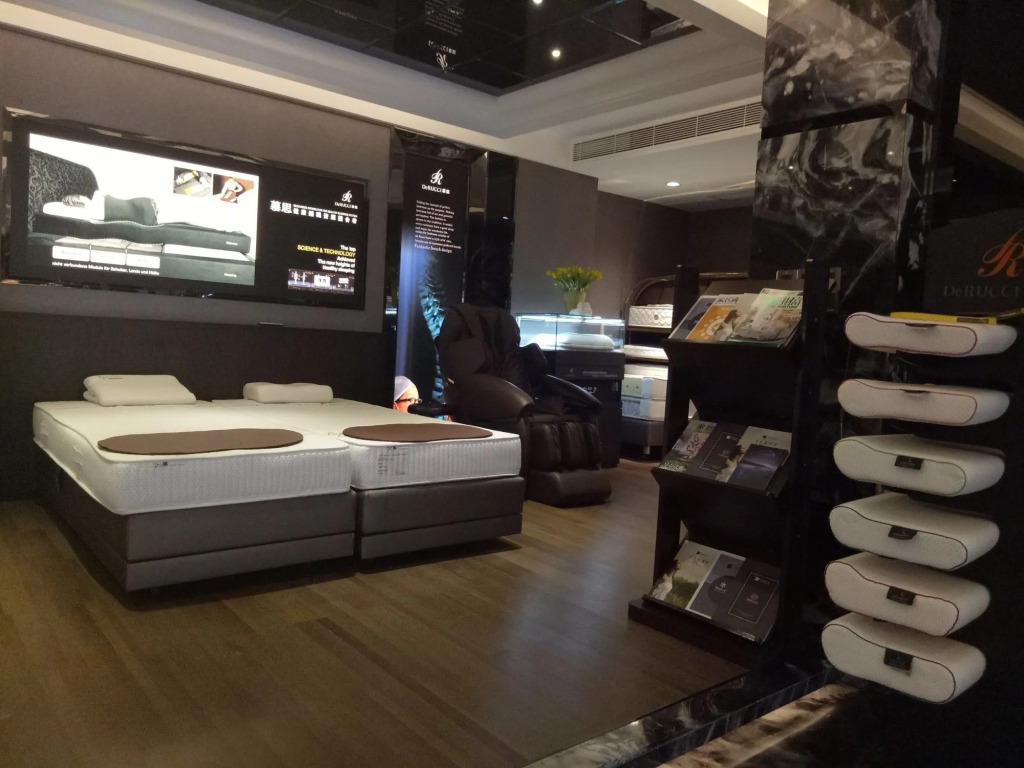 DeRUCCI Hotel