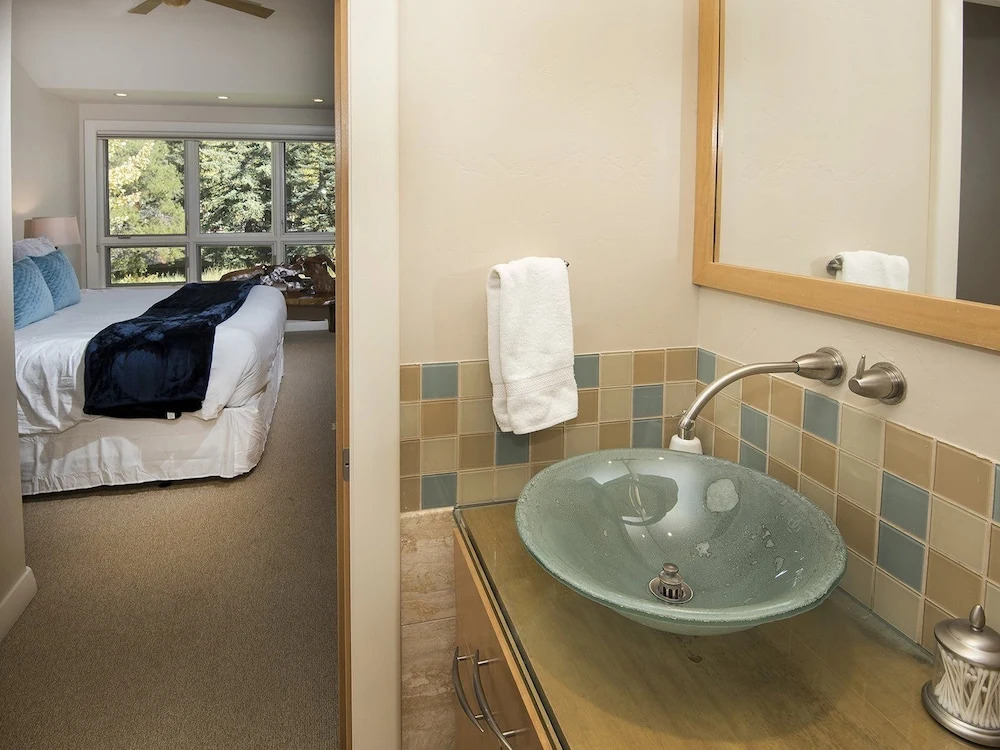 Coldstream Townhome 38