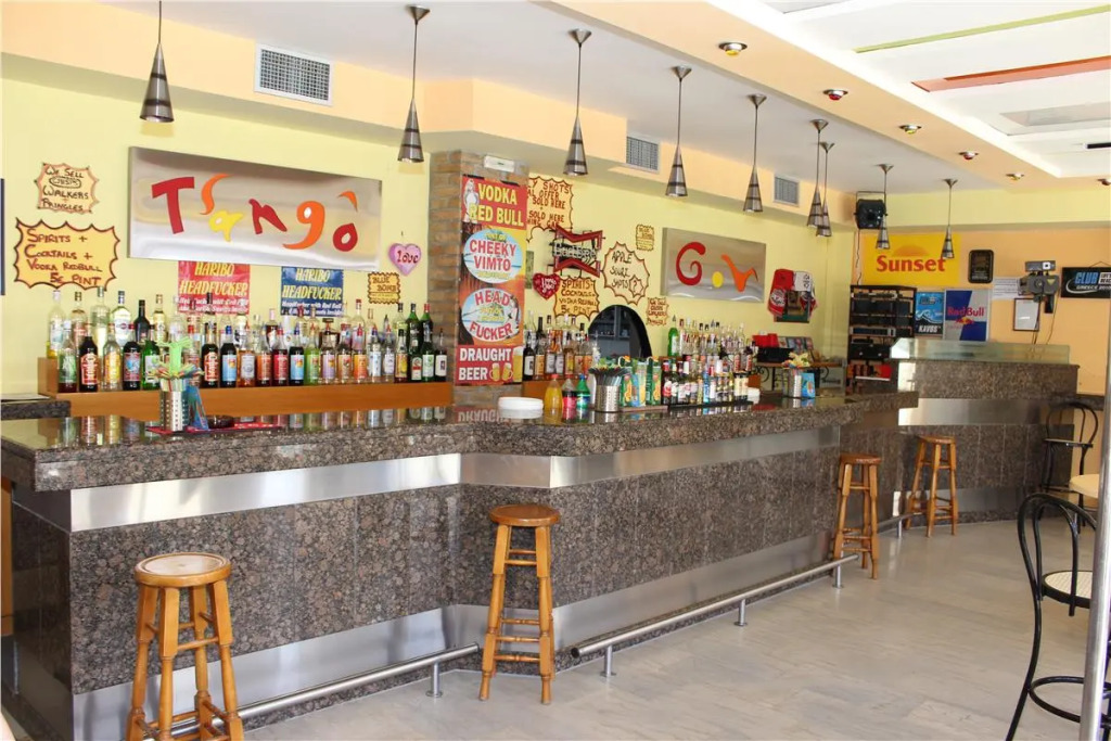 Lefkimi Hotel