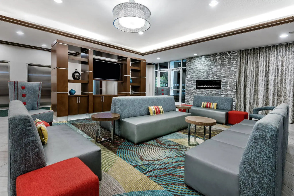 Holiday Inn & Suites College Station-Aggieland by IHG