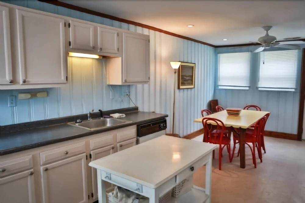 108a 87th Street Home 5 Bedrooms 3.5 Bathrooms Home