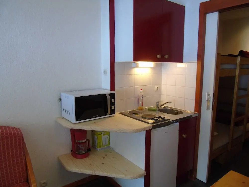 Lou Services Apartment CC122 LSI 001