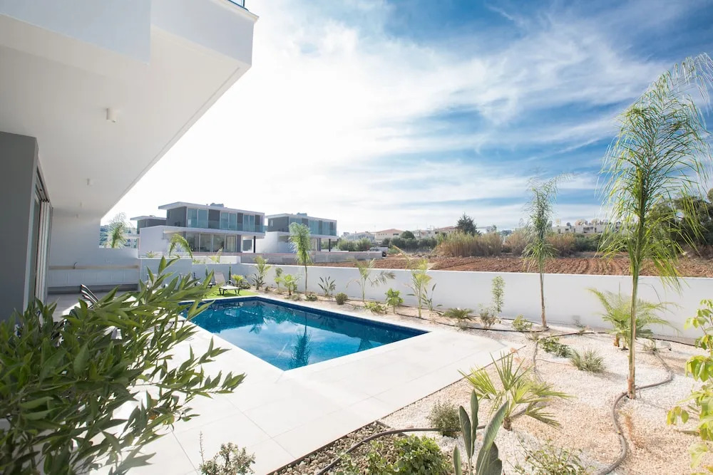 Villa Prol20, Contemporary 3bdr Protaras Villa With Pool, Close to the Beaches