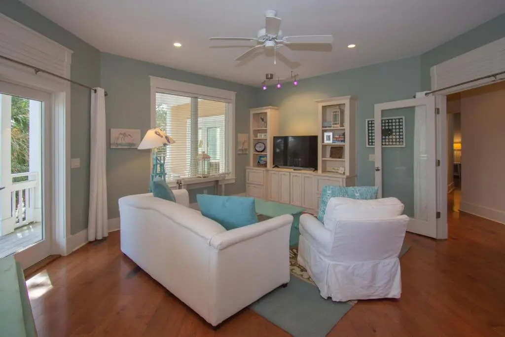 717 Pompano