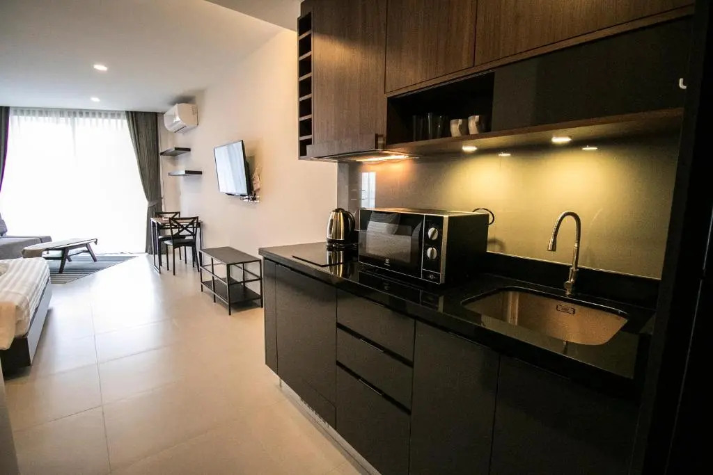 Escape Condominiums Beachfront Suites - Mae Phim